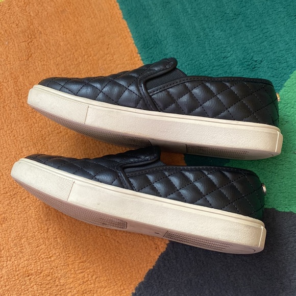 Steve Madden Ecentrcq Women’s Black Slip On Sneakers - Picture 2 of 7